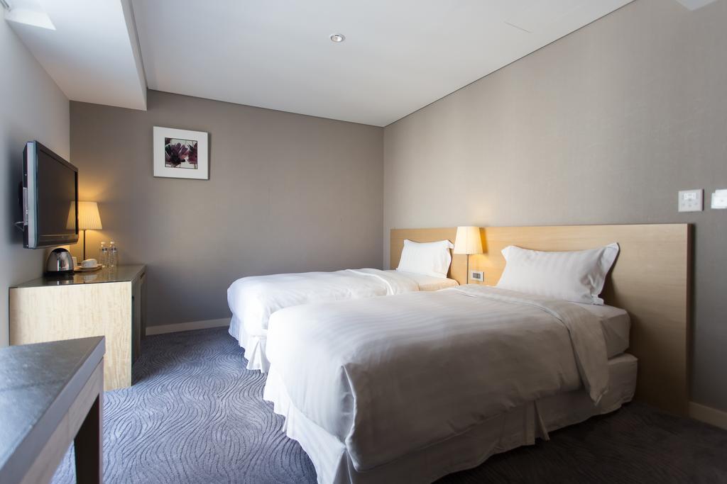 麗馨商旅七賢館 Hotel Kaohsiung Room photo