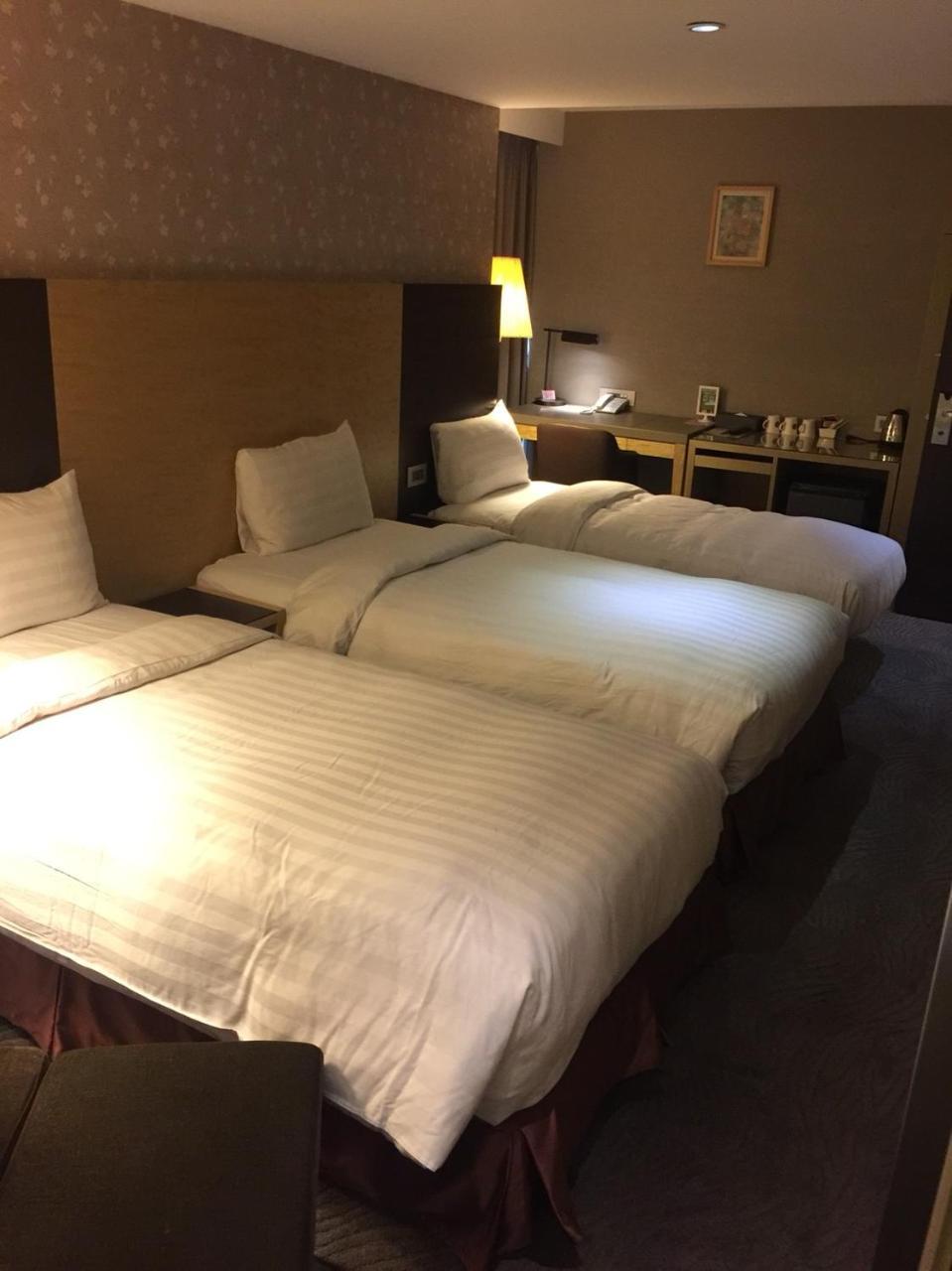 麗馨商旅七賢館 Hotel Kaohsiung Exterior photo