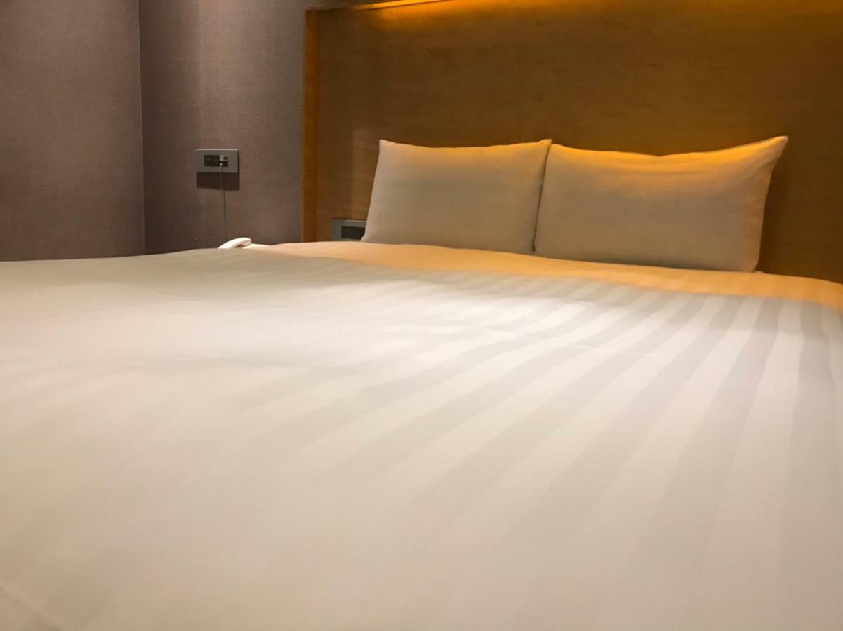 麗馨商旅七賢館 Hotel Kaohsiung Exterior photo